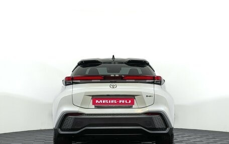 Toyota C-HR, 2024 год, 4 700 000 рублей, 6 фотография