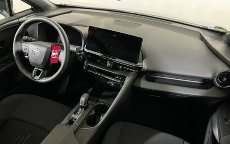 Toyota C-HR, 2024 год, 4 700 000 рублей, 9 фотография