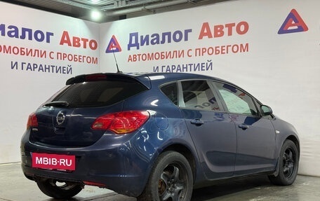 Opel Astra J, 2011 год, 549 800 рублей, 3 фотография