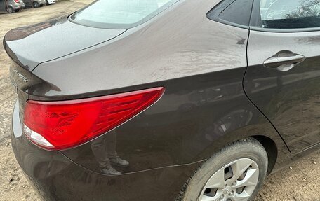 Hyundai Solaris II рестайлинг, 2015 год, 1 500 000 рублей, 4 фотография