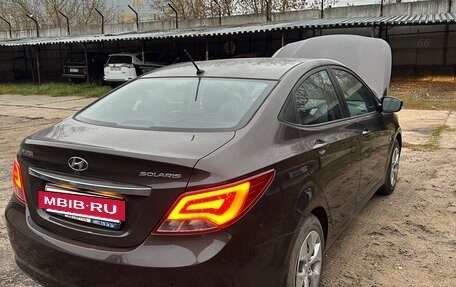 Hyundai Solaris II рестайлинг, 2015 год, 1 500 000 рублей, 21 фотография
