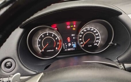 Mitsubishi Outlander III рестайлинг 3, 2011 год, 1 200 000 рублей, 6 фотография
