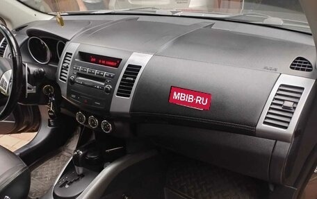 Mitsubishi Outlander III рестайлинг 3, 2011 год, 1 200 000 рублей, 10 фотография