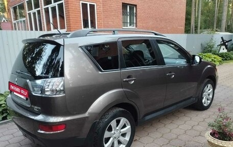 Mitsubishi Outlander III рестайлинг 3, 2011 год, 1 200 000 рублей, 2 фотография