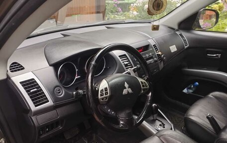 Mitsubishi Outlander III рестайлинг 3, 2011 год, 1 200 000 рублей, 11 фотография