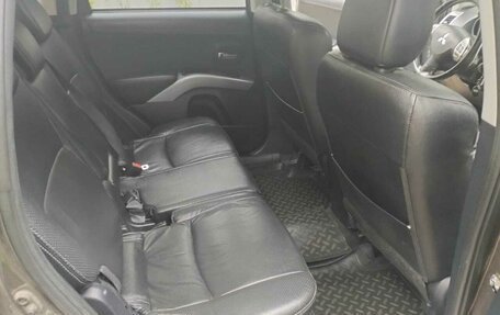 Mitsubishi Outlander III рестайлинг 3, 2011 год, 1 200 000 рублей, 12 фотография