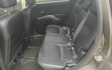 Mitsubishi Outlander III рестайлинг 3, 2011 год, 1 200 000 рублей, 16 фотография
