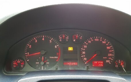 Audi A6, 1998 год, 590 000 рублей, 24 фотография