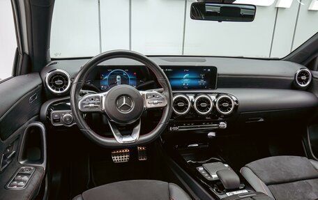 Mercedes-Benz A-Класс, 2020 год, 2 790 000 рублей, 6 фотография