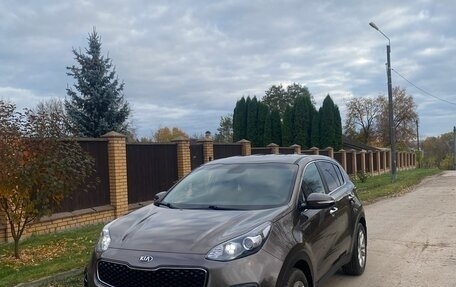 KIA Sportage IV рестайлинг, 2017 год, 2 000 000 рублей, 24 фотография