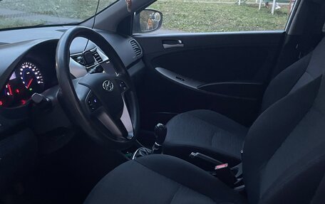Hyundai Solaris II рестайлинг, 2016 год, 1 100 000 рублей, 5 фотография
