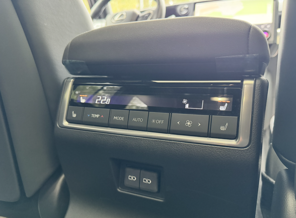 Lexus GX II рестайлинг 2, 2024 год, 17 000 000 рублей, 4 фотография