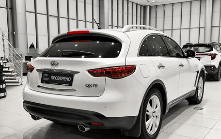 Infiniti QX70, 2016 год, 2 730 000 рублей, 5 фотография