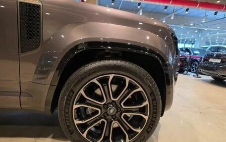 Land Rover Defender II, 2025 год, 29 200 000 рублей, 8 фотография