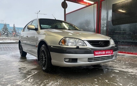 Toyota Avensis III рестайлинг, 2001 год, 580 000 рублей, 1 фотография