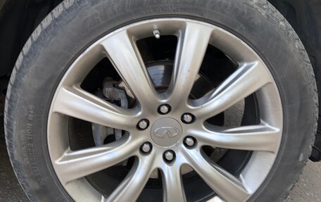 Infiniti QX56, 2013 год, 1 950 000 рублей, 14 фотография