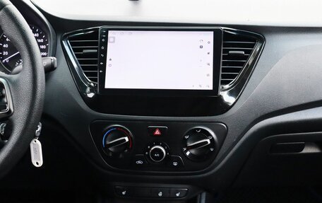 Hyundai Solaris II рестайлинг, 2017 год, 1 289 000 рублей, 12 фотография