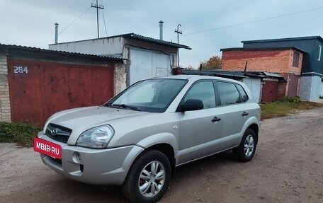 Hyundai Tucson III, 2008 год, 670 000 рублей, 2 фотография
