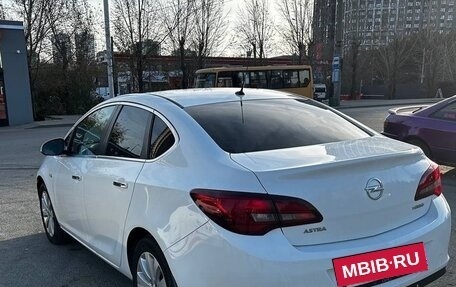 Opel Astra J, 2013 год, 779 000 рублей, 2 фотография