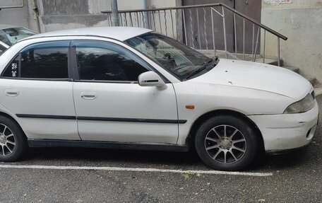 Mitsubishi Carisma I, 1998 год, 230 000 рублей, 2 фотография