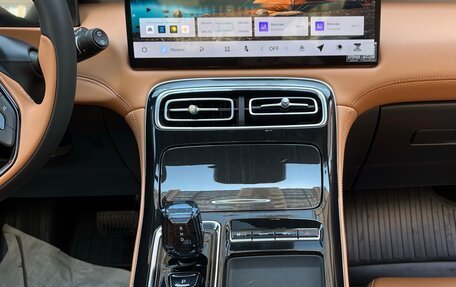 Geely Atlas, 2025 год, 2 700 000 рублей, 9 фотография