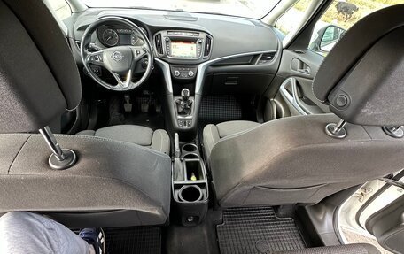 Opel Zafira C рестайлинг, 2016 год, 1 400 000 рублей, 10 фотография