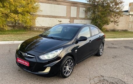 Hyundai Solaris II рестайлинг, 2011 год, 699 000 рублей, 1 фотография