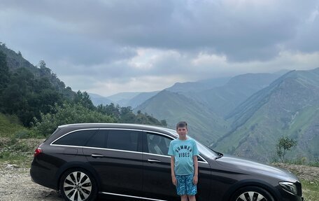 Mercedes-Benz E-Класс, 2017 год, 3 500 000 рублей, 1 фотография