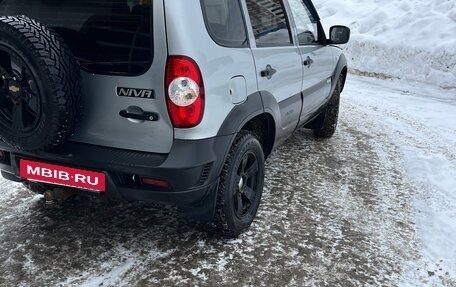 Chevrolet Niva I рестайлинг, 2013 год, 470 000 рублей, 3 фотография