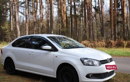 Volkswagen Polo VI (EU Market), 2015 год, 850 000 рублей, 2 фотография