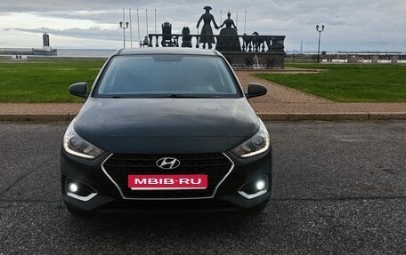 Hyundai Solaris II рестайлинг, 2017 год, 720 000 рублей, 1 фотография