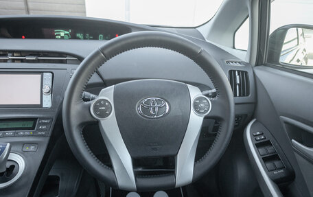 Toyota Prius, 2011 год, 1 059 000 рублей, 18 фотография