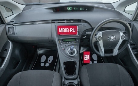 Toyota Prius, 2011 год, 1 059 000 рублей, 17 фотография