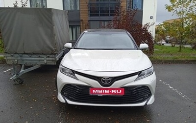 Toyota Camry, 2018 год, 1 950 000 рублей, 1 фотография