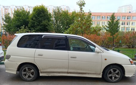 Toyota Gaia, 2001 год, 200 000 рублей, 2 фотография