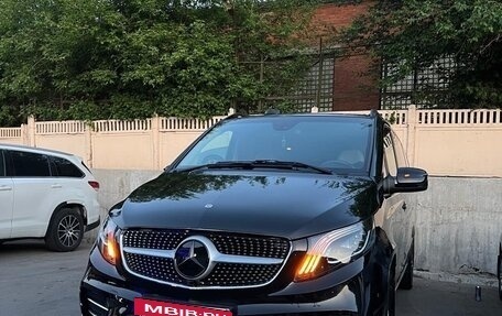 Mercedes-Benz Viano, 2012 год, 3 100 000 рублей, 4 фотография