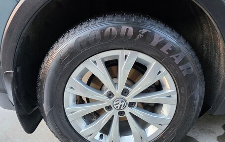 Volkswagen Tiguan II, 2020 год, 2 350 000 рублей, 34 фотография