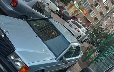 Mercedes-Benz 190 (W201), 1984 год, 200 000 рублей, 3 фотография