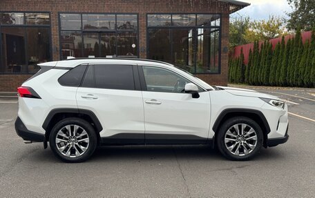 Toyota RAV4, 2022 год, 2 990 000 рублей, 5 фотография