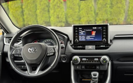 Toyota RAV4, 2022 год, 2 990 000 рублей, 12 фотография