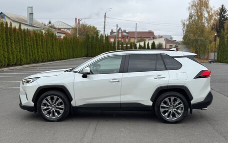 Toyota RAV4, 2022 год, 2 990 000 рублей, 9 фотография