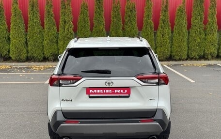 Toyota RAV4, 2022 год, 2 990 000 рублей, 7 фотография