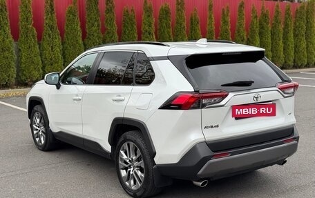 Toyota RAV4, 2022 год, 2 990 000 рублей, 8 фотография