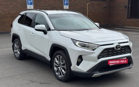 Toyota RAV4, 2022 год, 2 990 000 рублей, 4 фотография