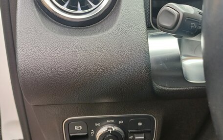 Mercedes-Benz GLB, 2019 год, 3 300 000 рублей, 23 фотография
