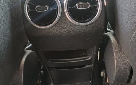 Mercedes-Benz GLB, 2019 год, 3 300 000 рублей, 30 фотография