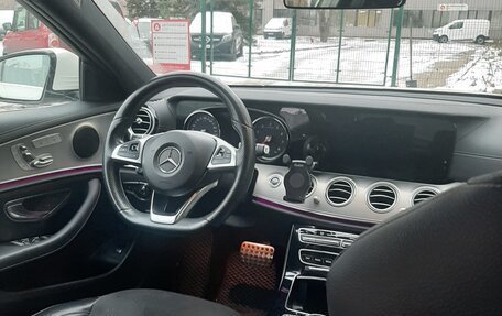 Mercedes-Benz E-Класс, 2016 год, 3 500 000 рублей, 5 фотография