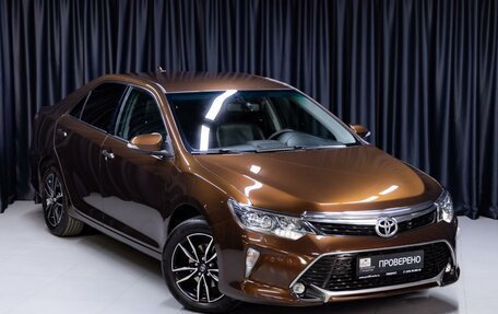 Toyota Camry, 2017 год, 1 989 000 рублей, 3 фотография