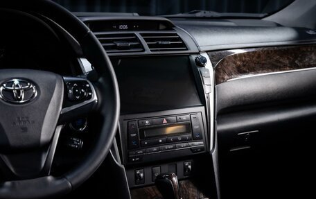 Toyota Camry, 2017 год, 1 989 000 рублей, 10 фотография