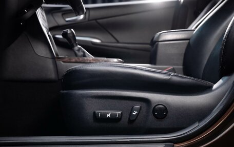 Toyota Camry, 2017 год, 1 989 000 рублей, 12 фотография